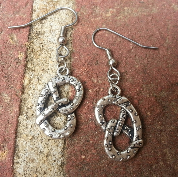 RukaDoll Jewelry - Pretzel Earrings Surgical Steel Silver Tone